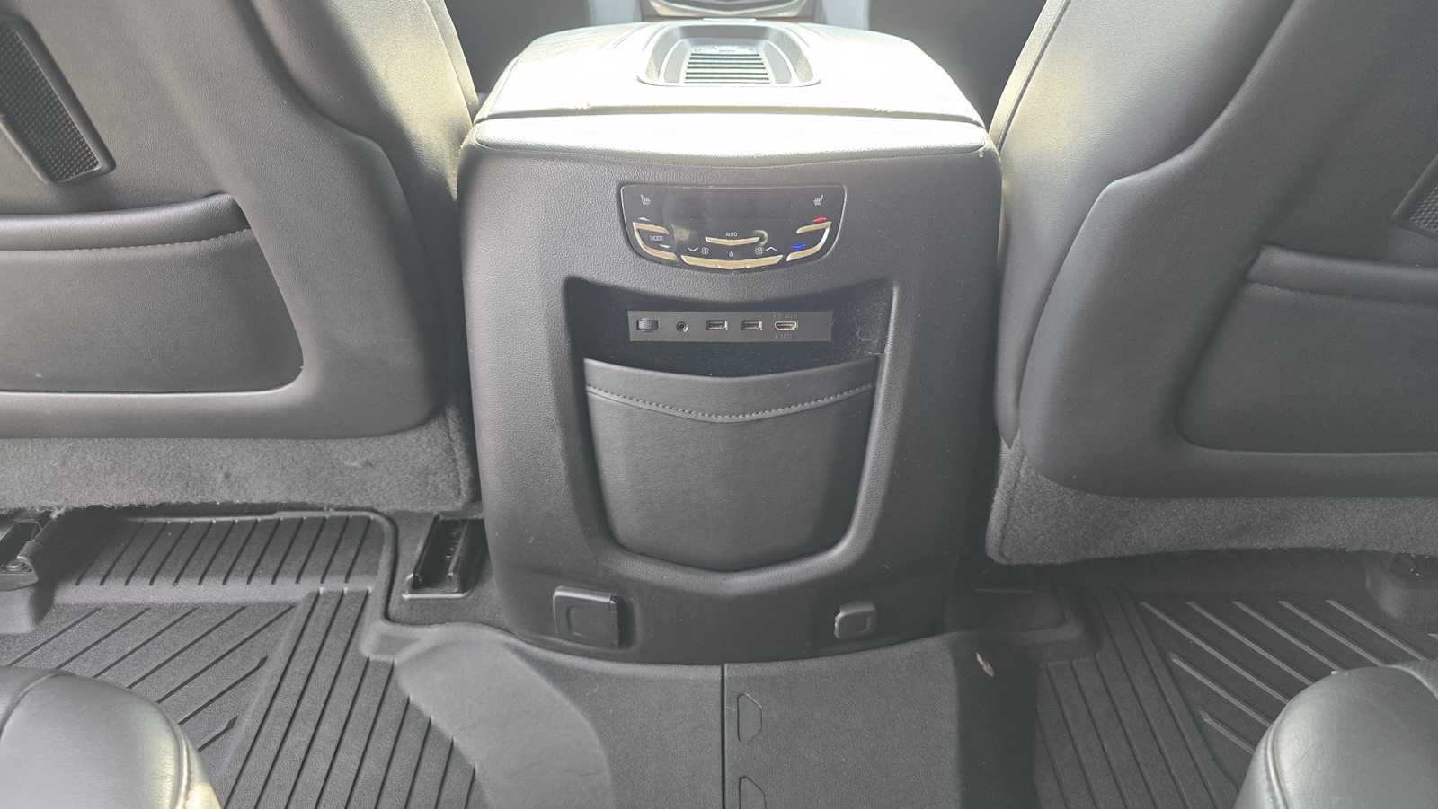 Thumbnail: 2018 Cadillac Escalade - 15