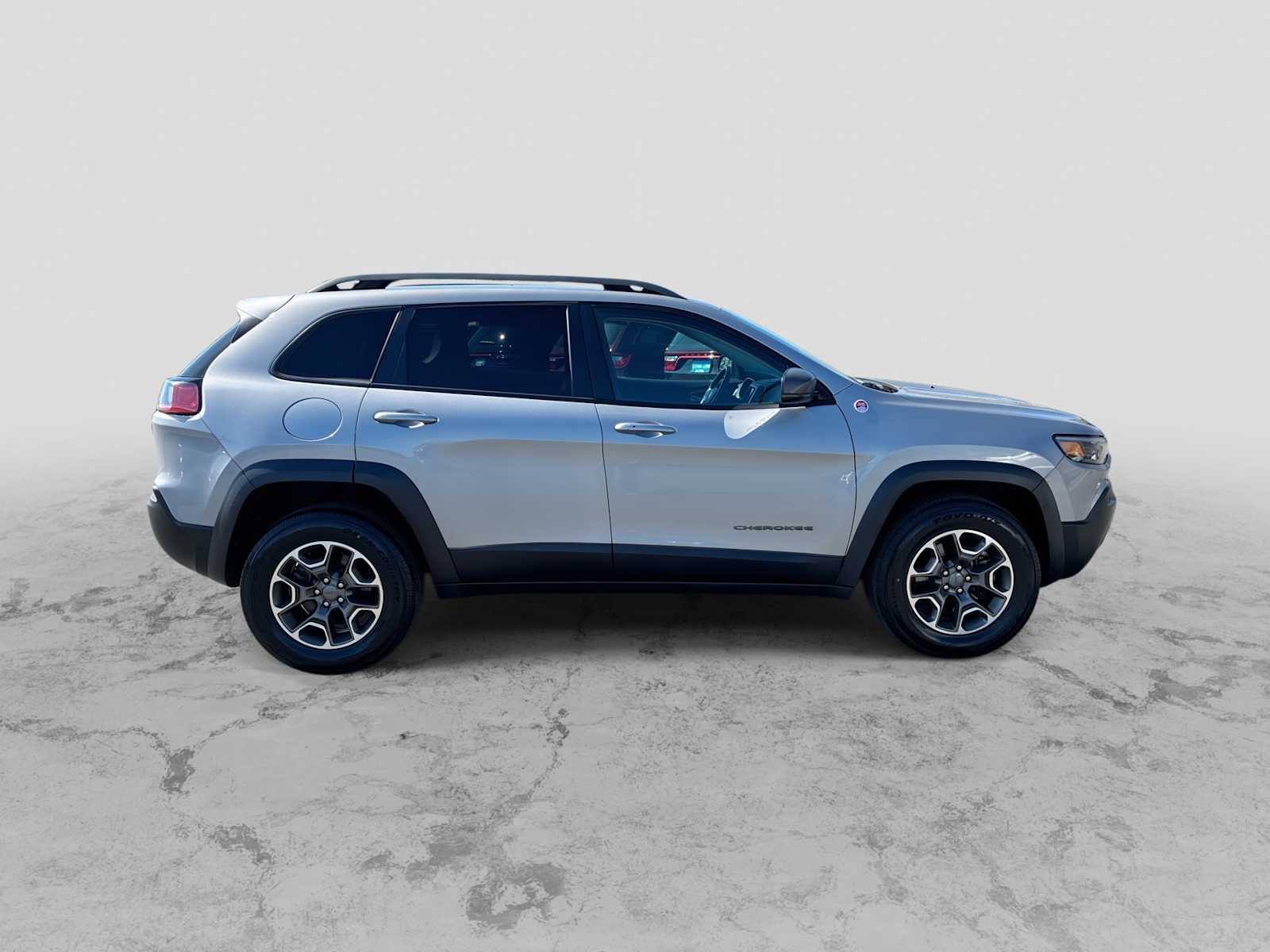 Thumbnail: 2020 Jeep Cherokee - 9