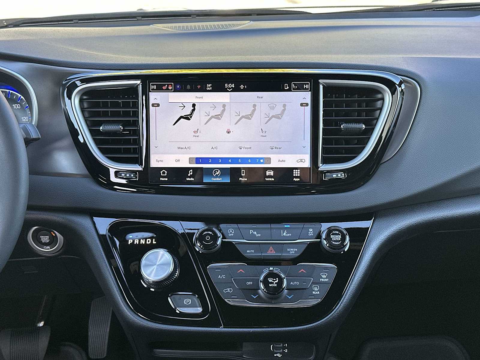 Thumbnail: 2026 Chrysler Voyager - 16