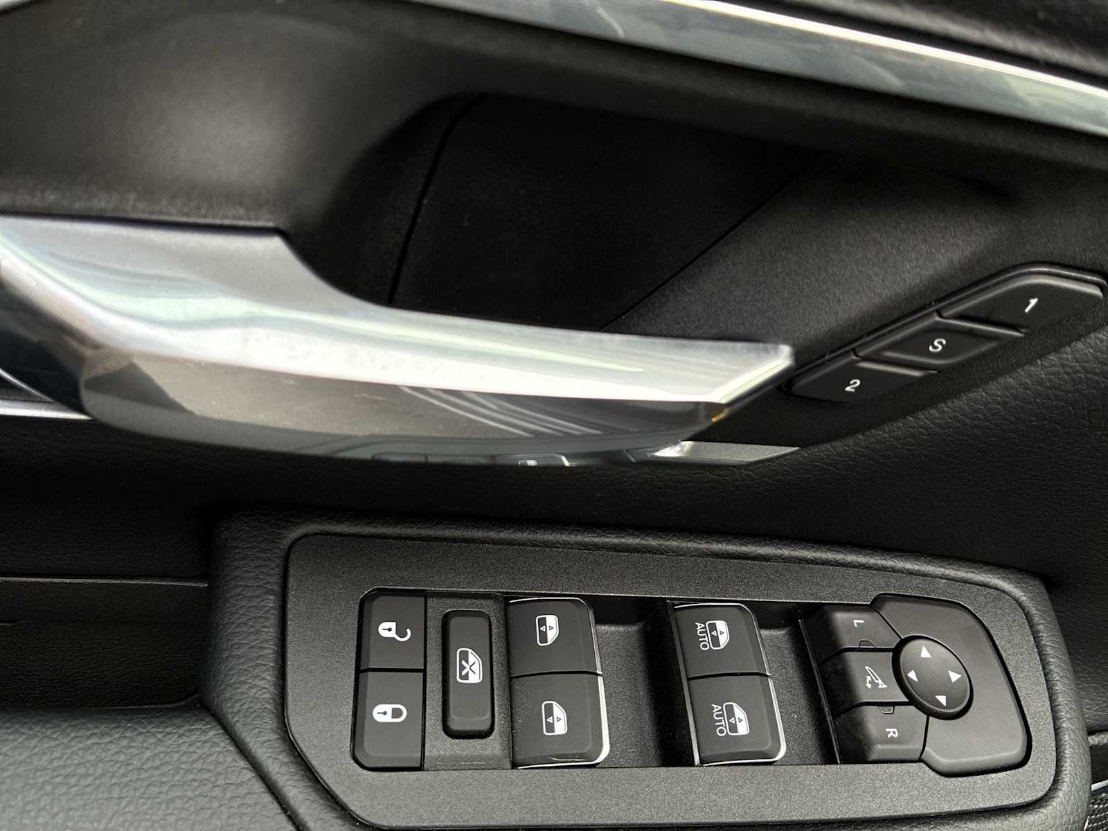 Thumbnail: 2026 RAM 1500 - 15