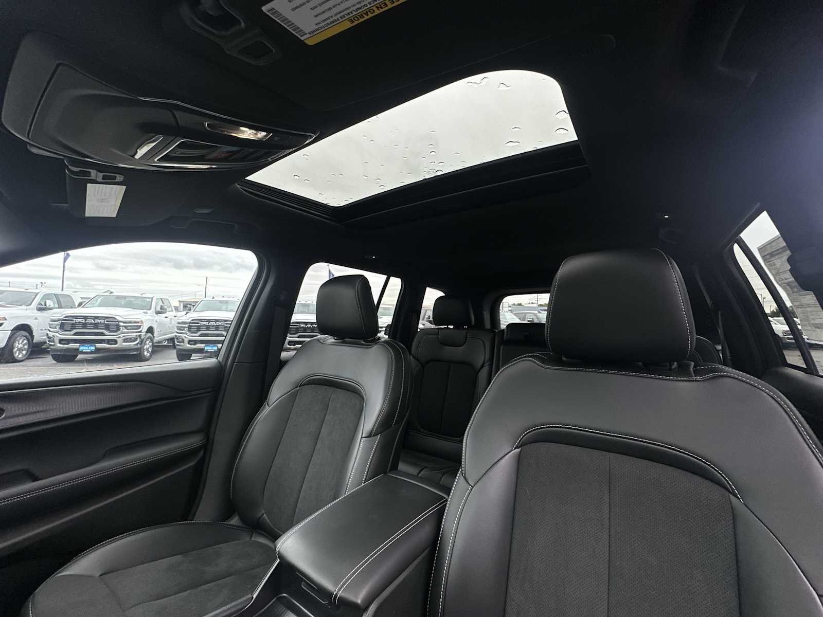 Thumbnail: 2025 Jeep Grand Cherokee - 16