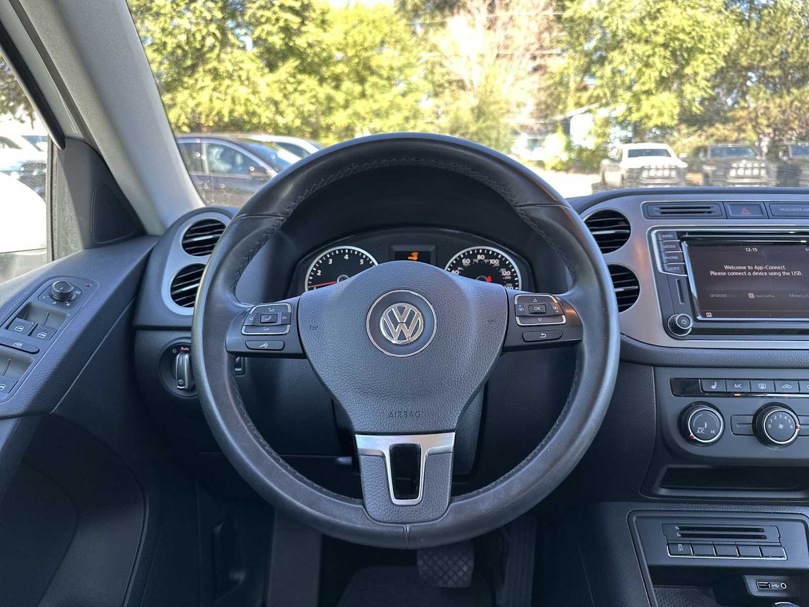 Thumbnail: 2017 Volkswagen Tiguan - 19