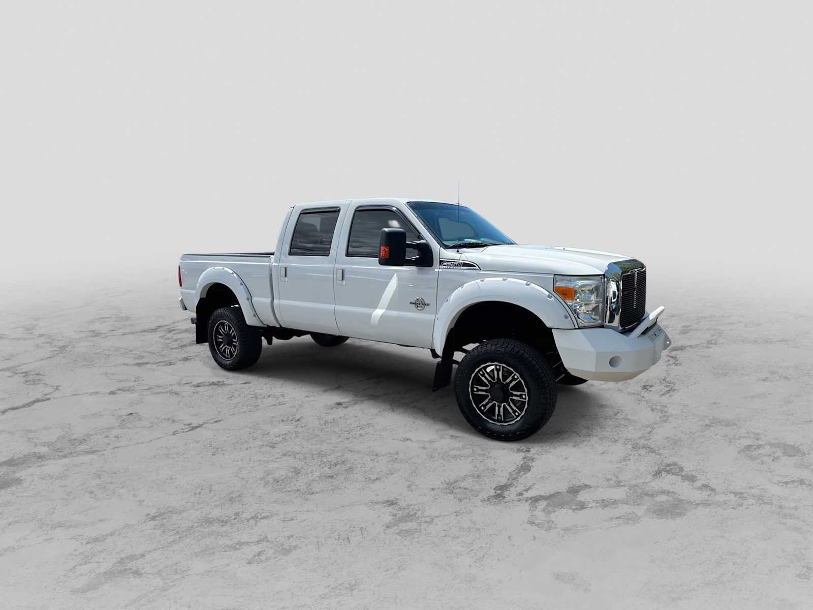 2015 Ford F-250 XLT 4x4 Crew Cab 172 in's photo