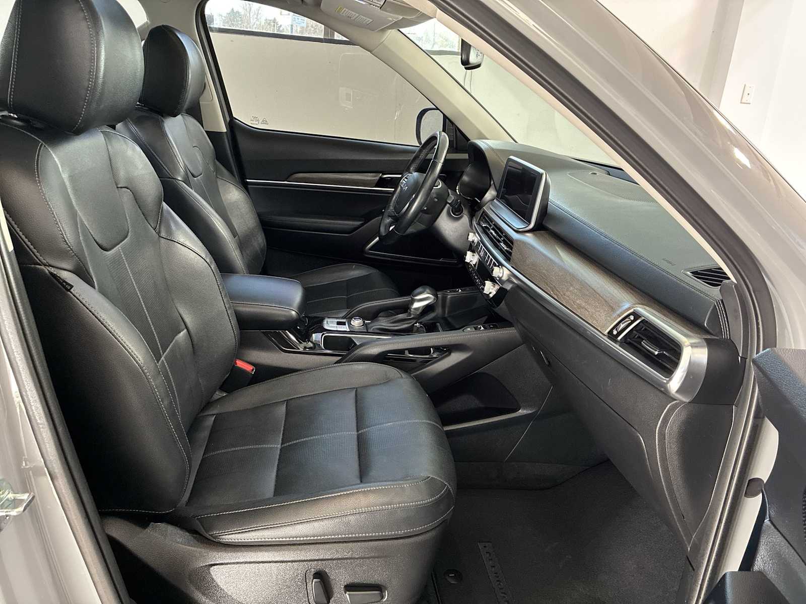 Thumbnail: 2022 Kia Telluride - 27