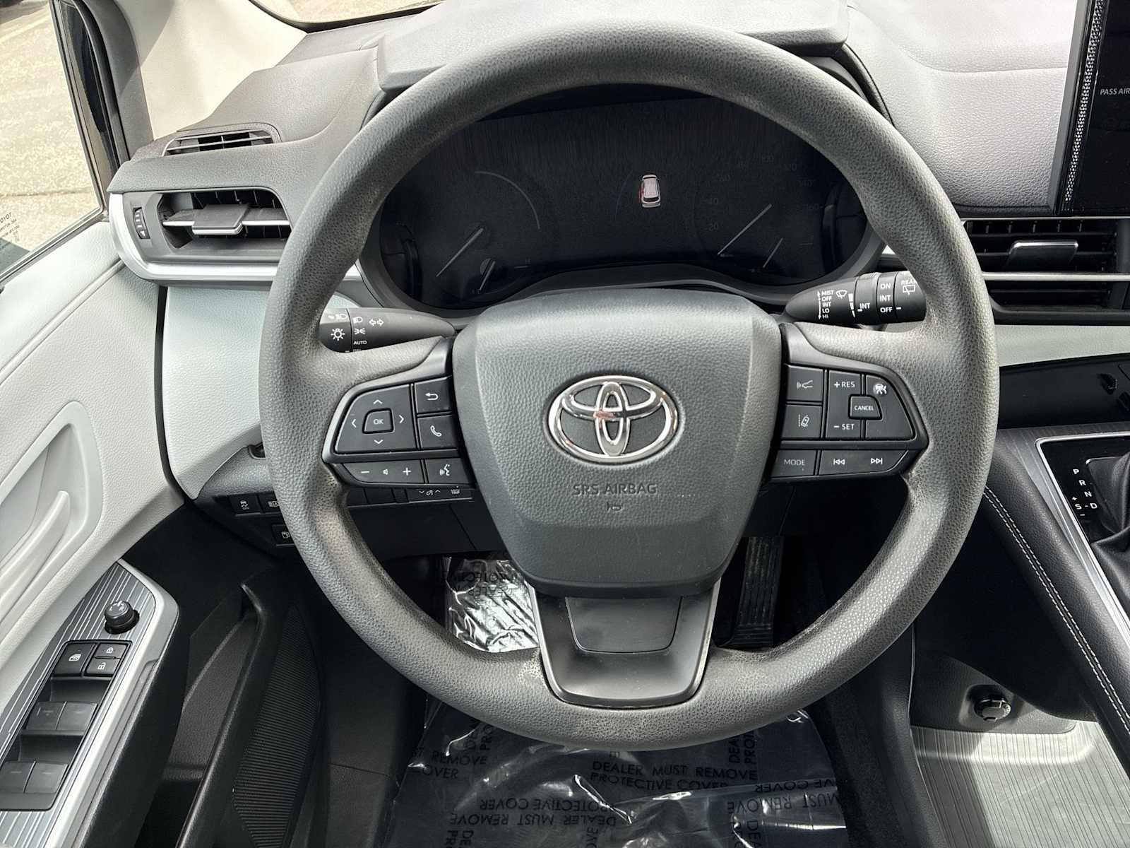 Thumbnail: 2025 Toyota Sienna - 11