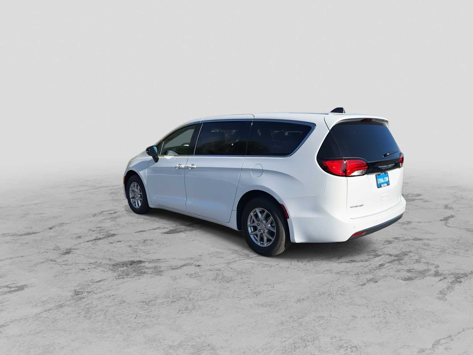 Thumbnail: 2026 Chrysler Voyager - 6