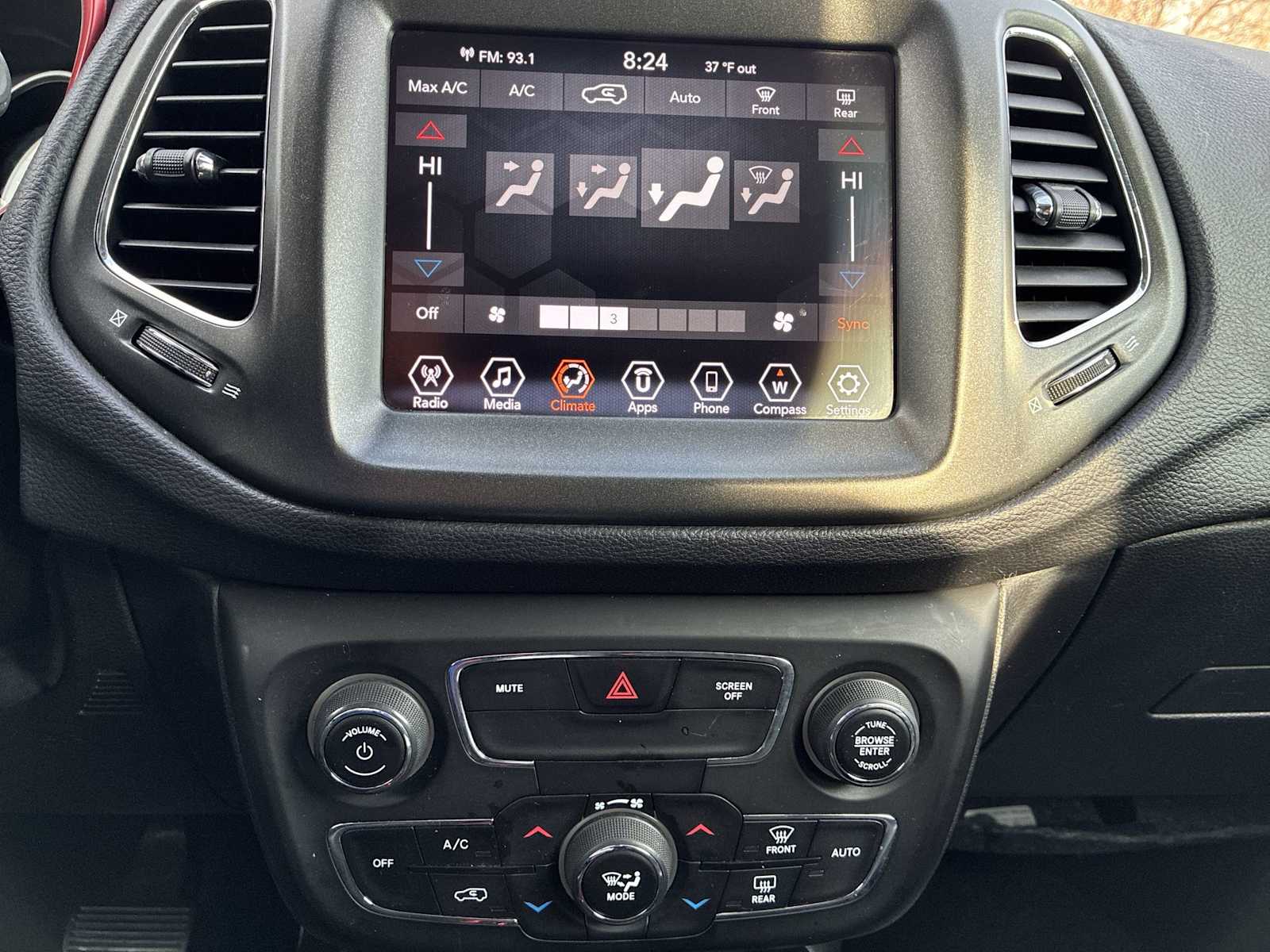 Thumbnail: 2020 Jeep Compass - 16