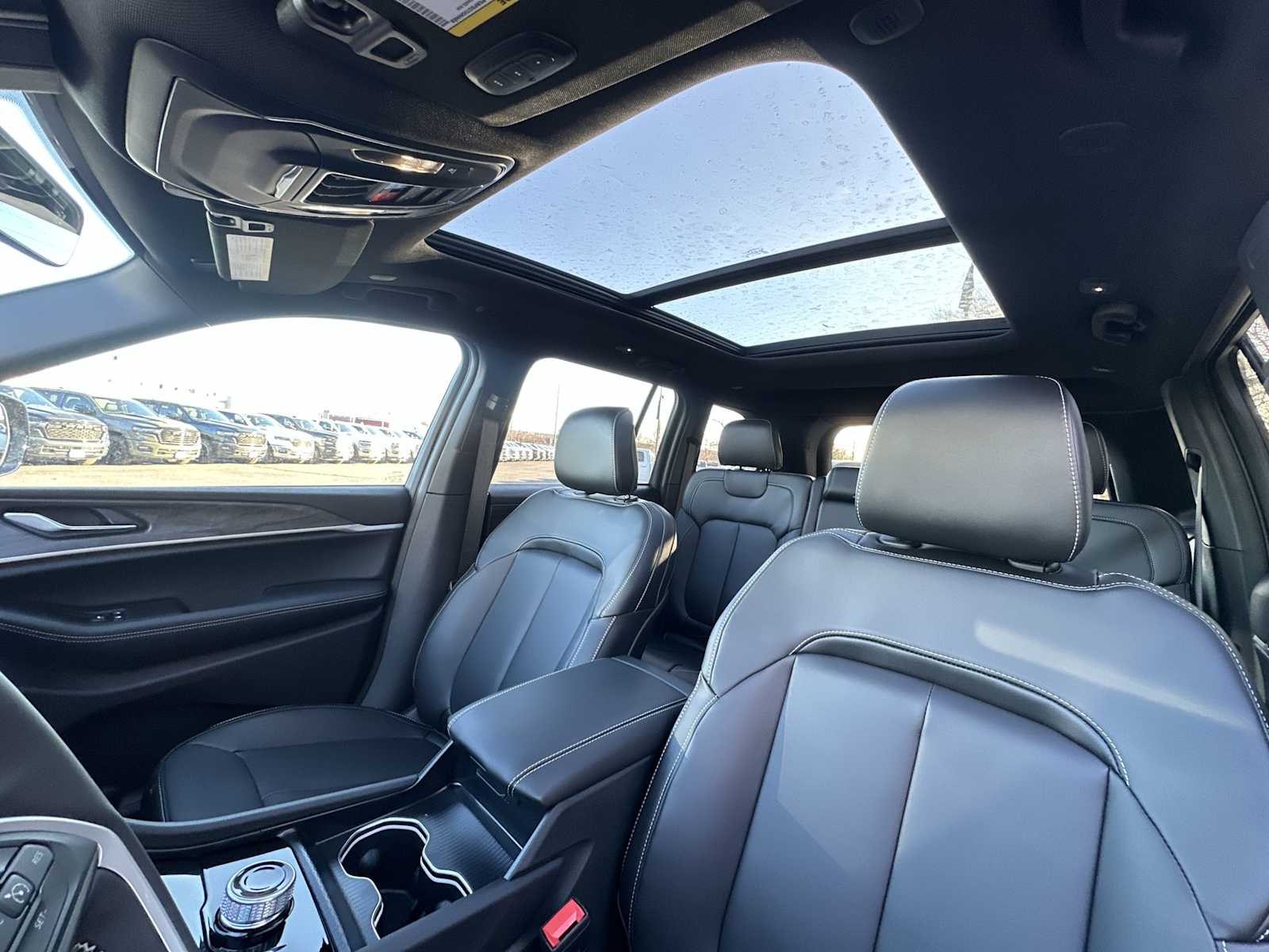 Thumbnail: 2025 Jeep Grand Cherokee - 16