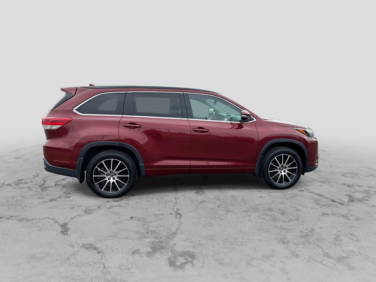 Thumbnail: 2018 Toyota Highlander - 9