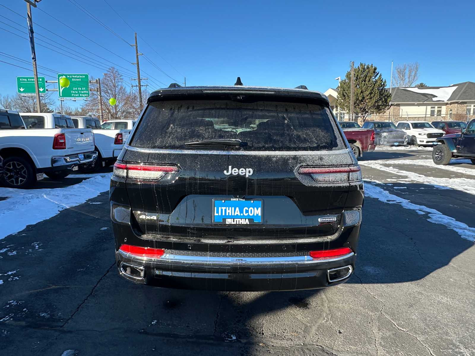 2025 Jeep Grand Cherokee Overland photo 2