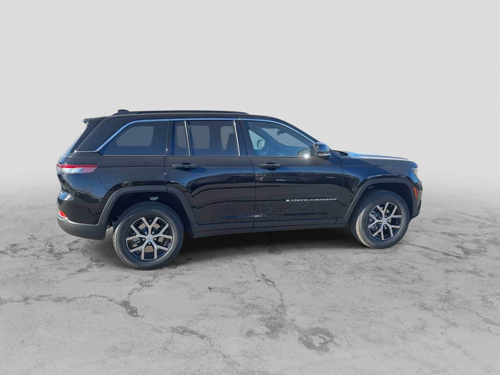 Thumbnail: 2025 Jeep Grand Cherokee - 9