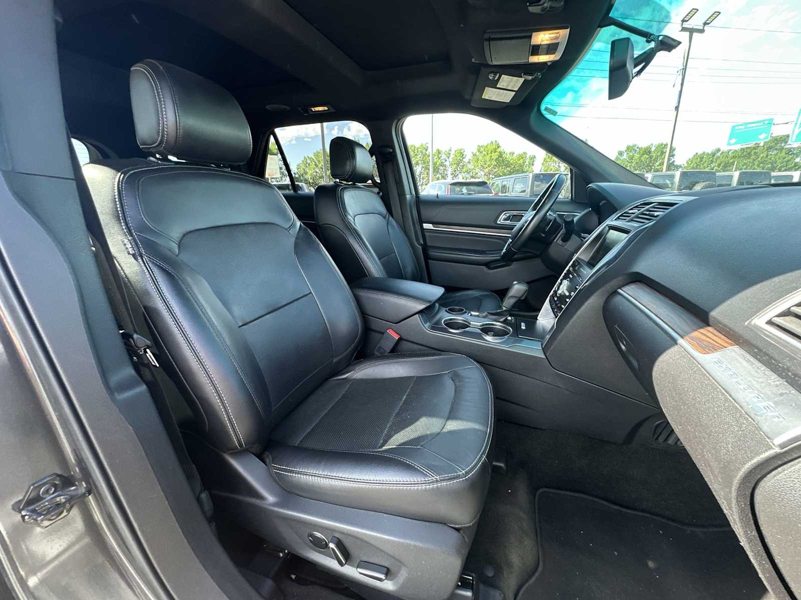 Thumbnail: 2016 Ford Explorer - 25