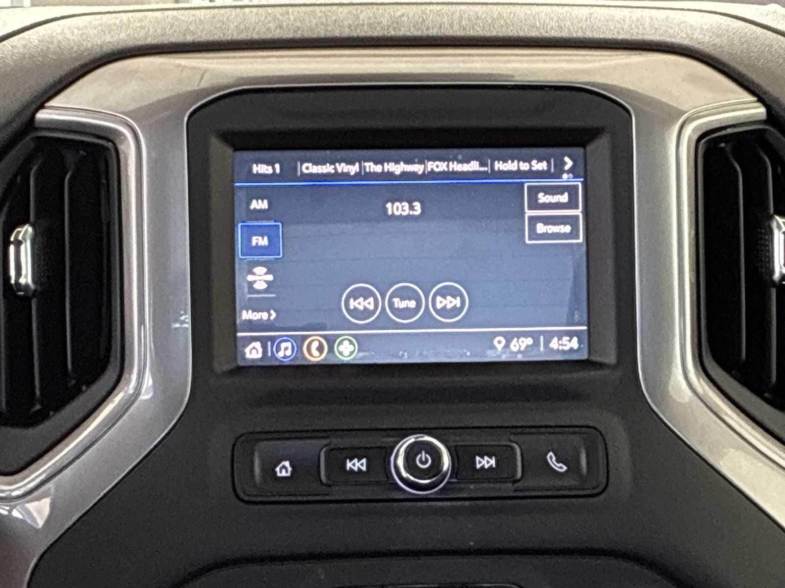 Thumbnail: 2022 Chevrolet Silverado 1500 - 12