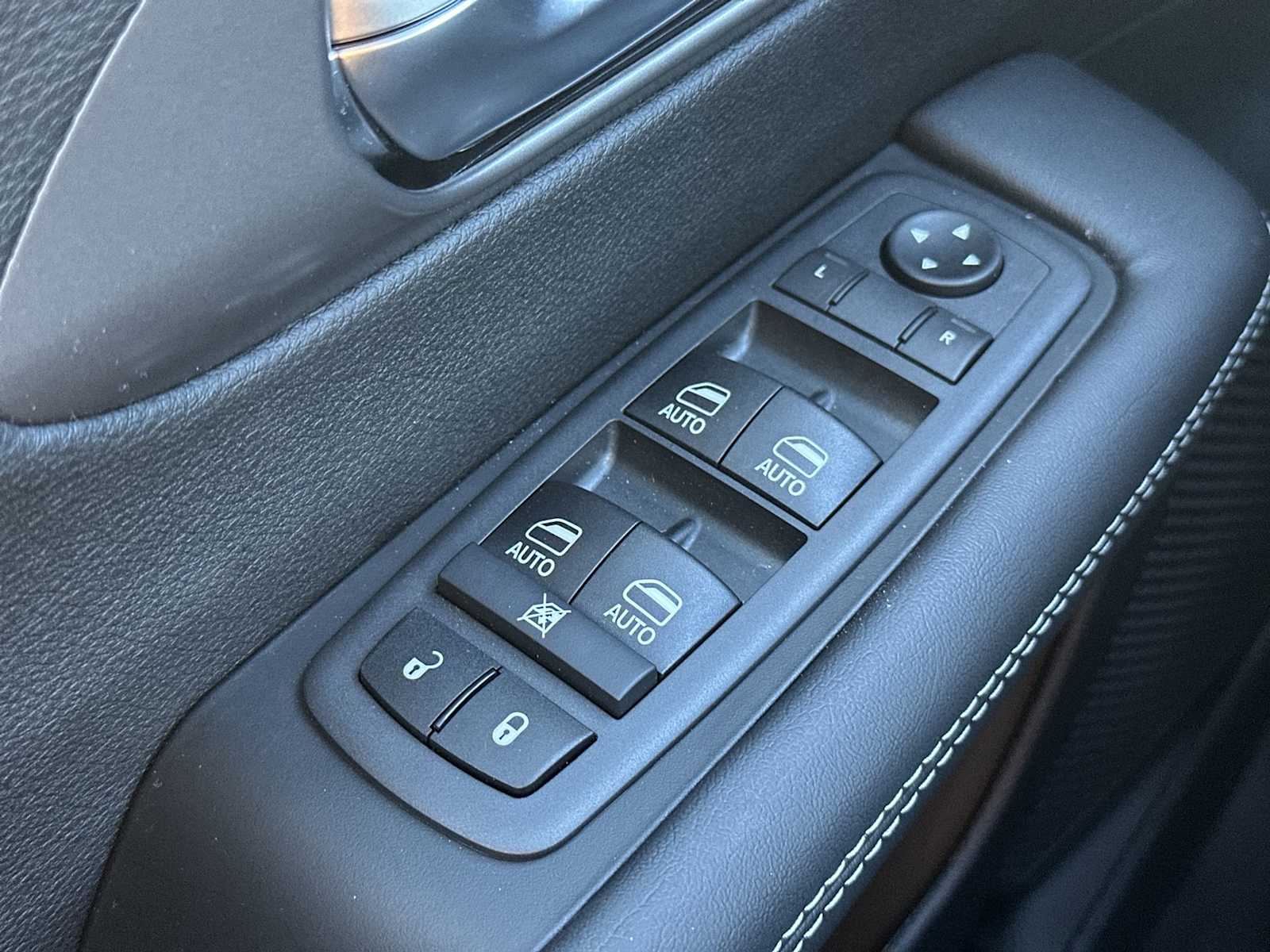 Thumbnail: 2026 Chrysler Pacifica - 15