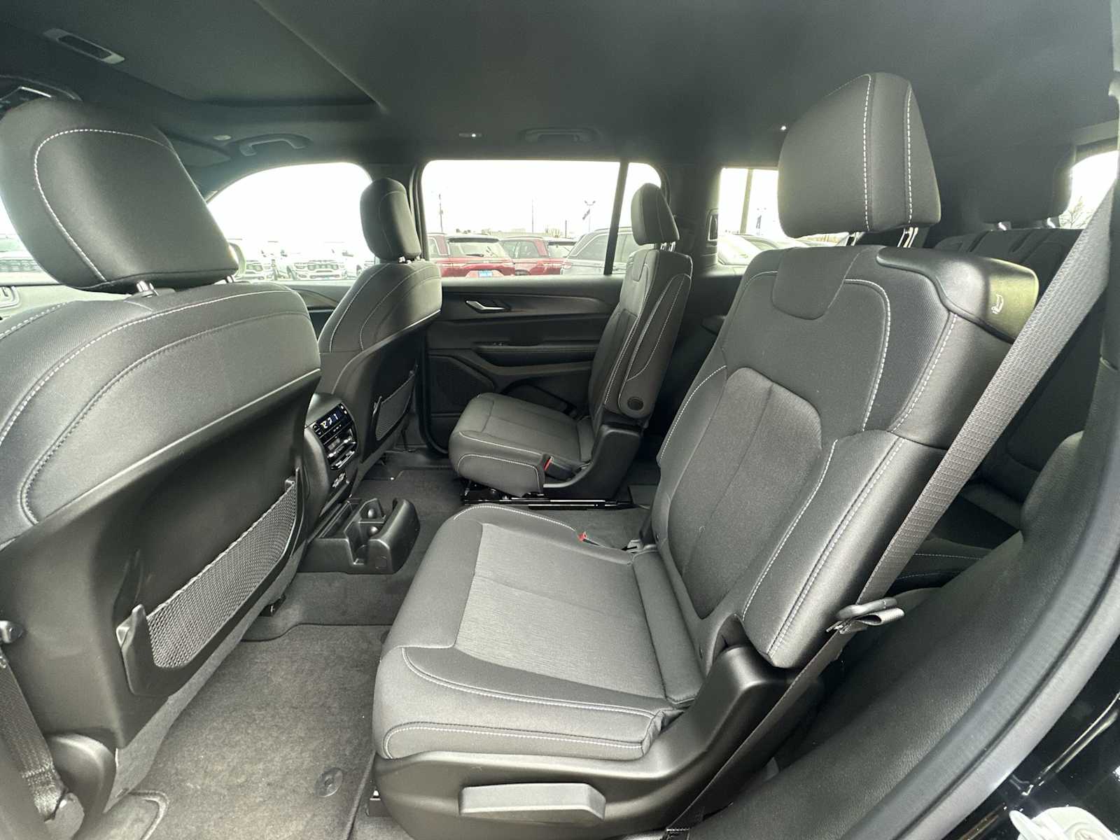 Thumbnail: 2025 Jeep Grand Cherokee - 23