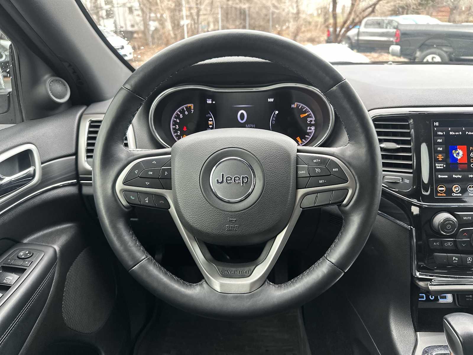 Thumbnail: 2022 Jeep Grand Cherokee - 11