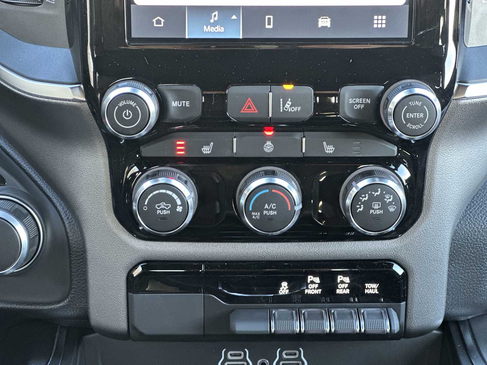 Thumbnail: 2026 RAM 1500 - 16