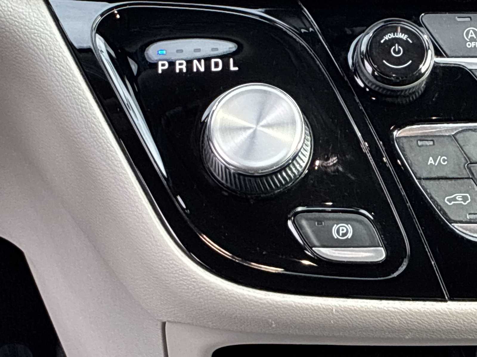 Thumbnail: 2022 Chrysler Pacifica - 20