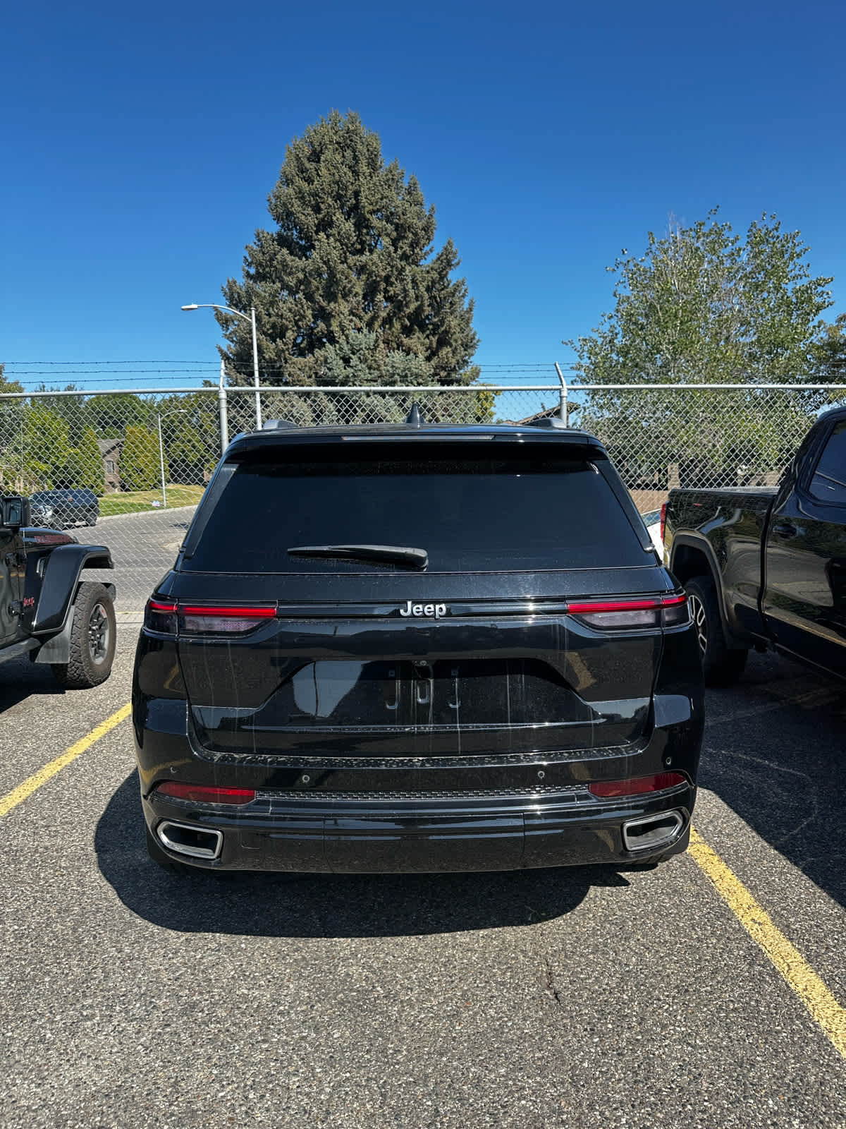 2022 Jeep Grand Cherokee Summit photo 4
