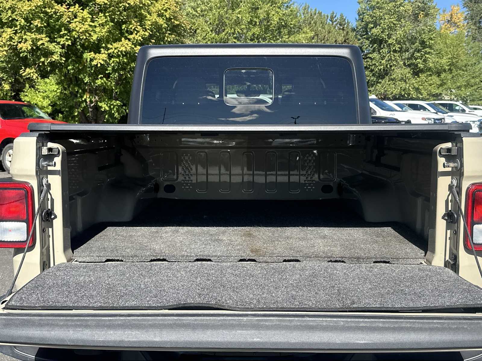 Thumbnail: 2022 Jeep Gladiator - 19