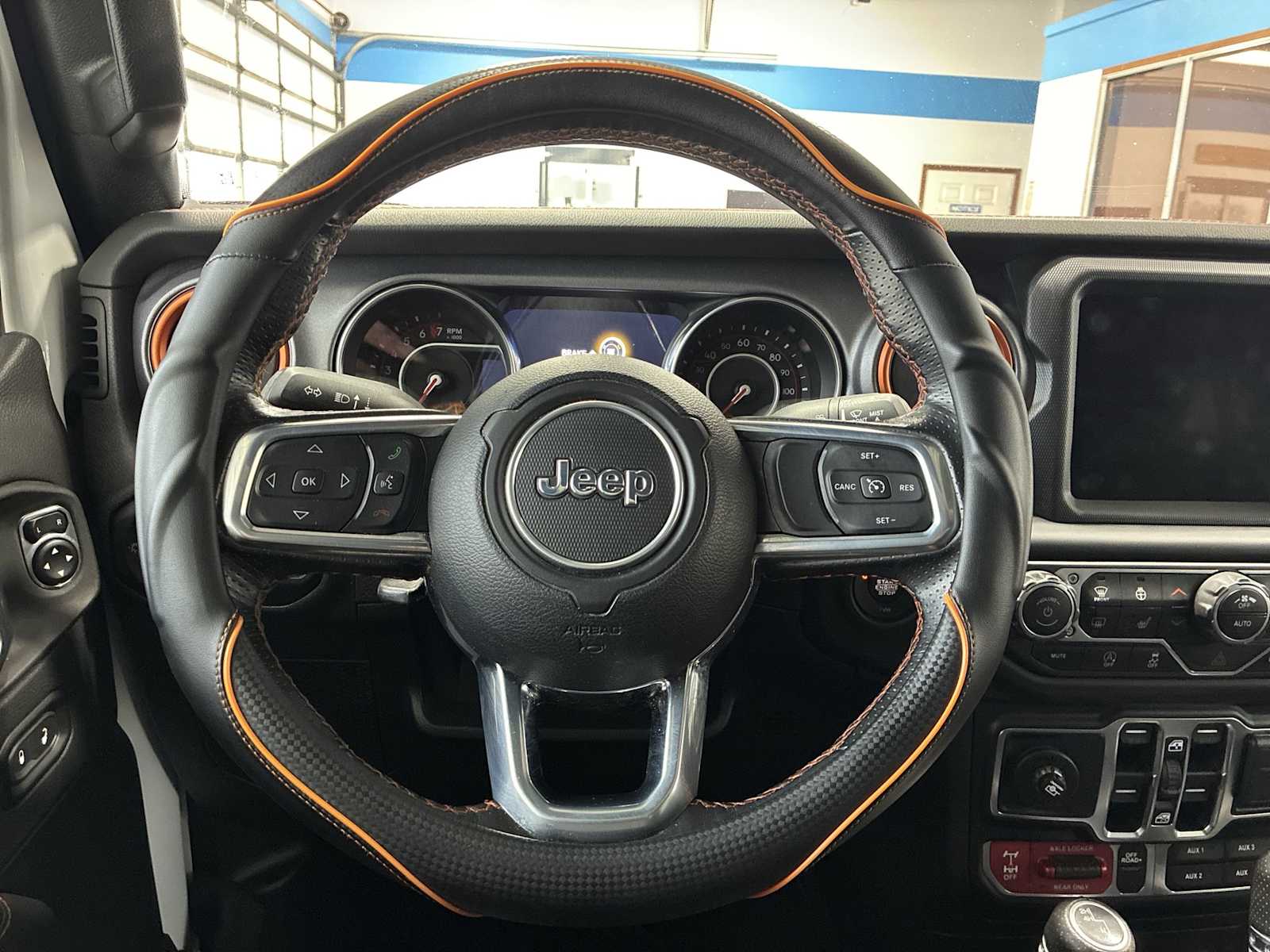 Thumbnail: 2021 Jeep Gladiator - 11