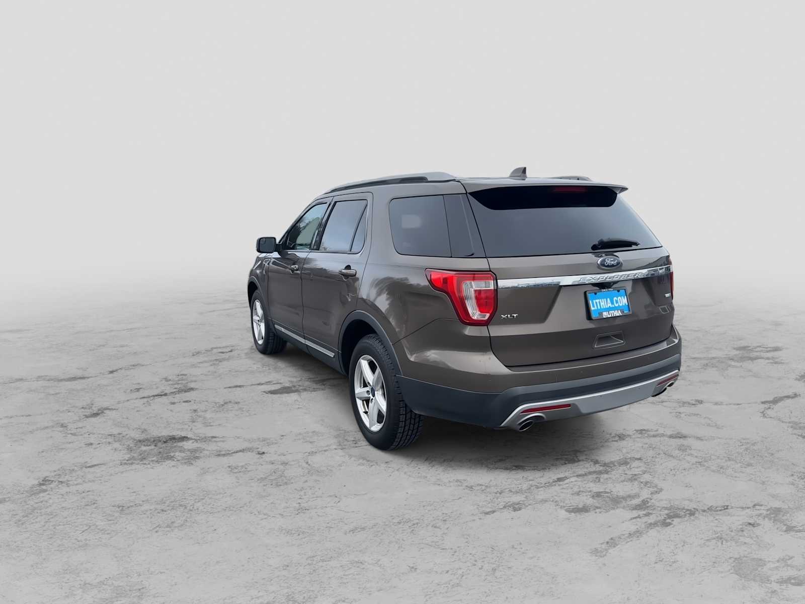 Thumbnail: 2016 Ford Explorer - 6