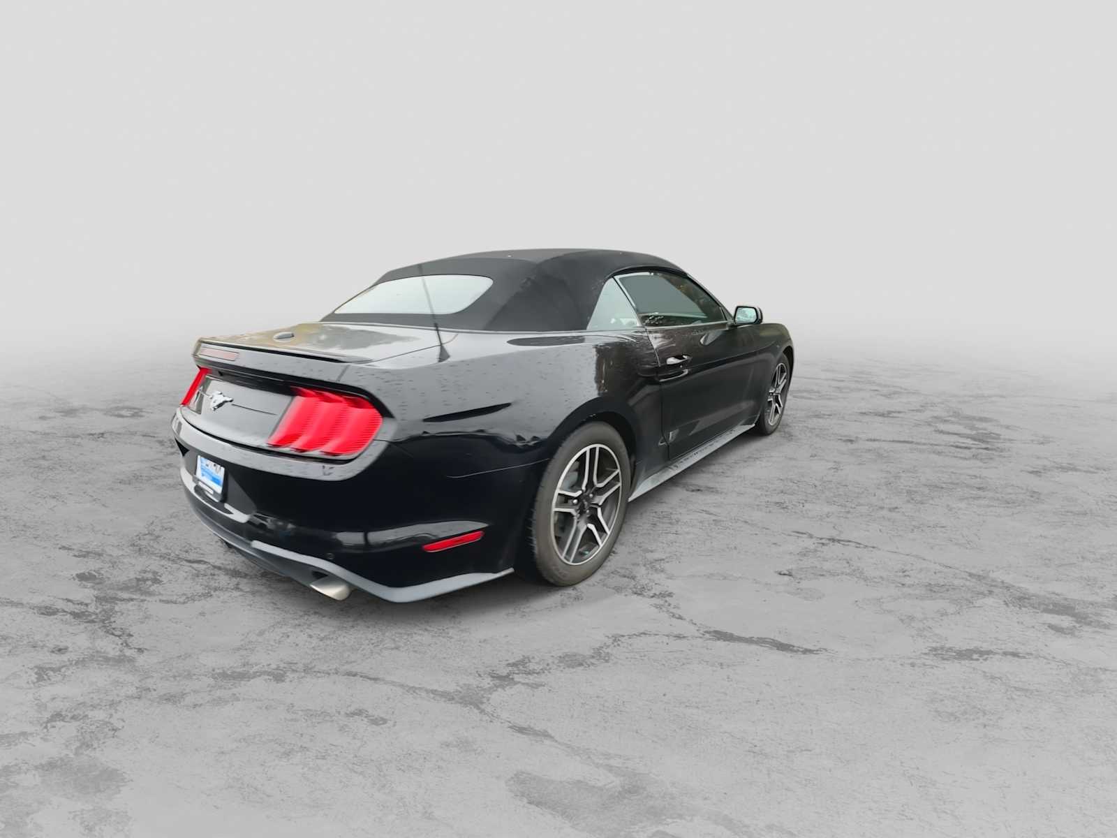 Thumbnail: 2022 Ford Mustang - 8