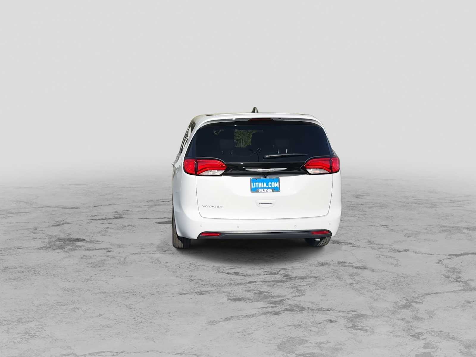 Thumbnail: 2026 Chrysler Voyager - 7