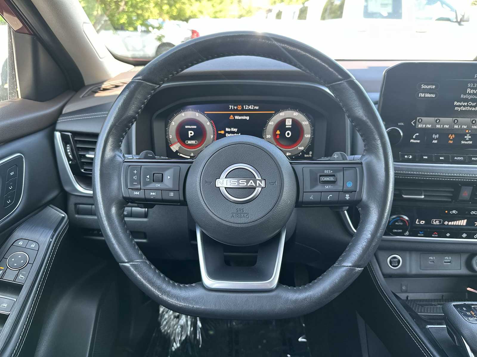 Thumbnail: 2022 Nissan Rogue - 11