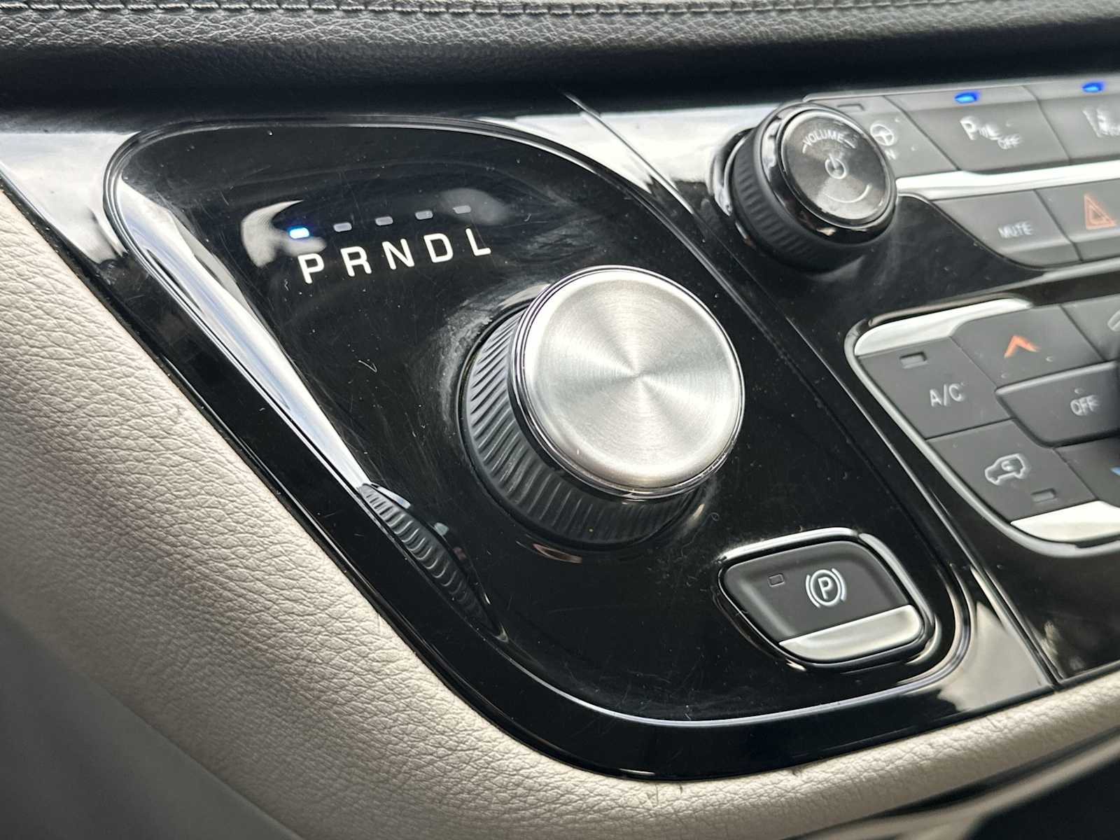 Thumbnail: 2018 Chrysler Pacifica - 20