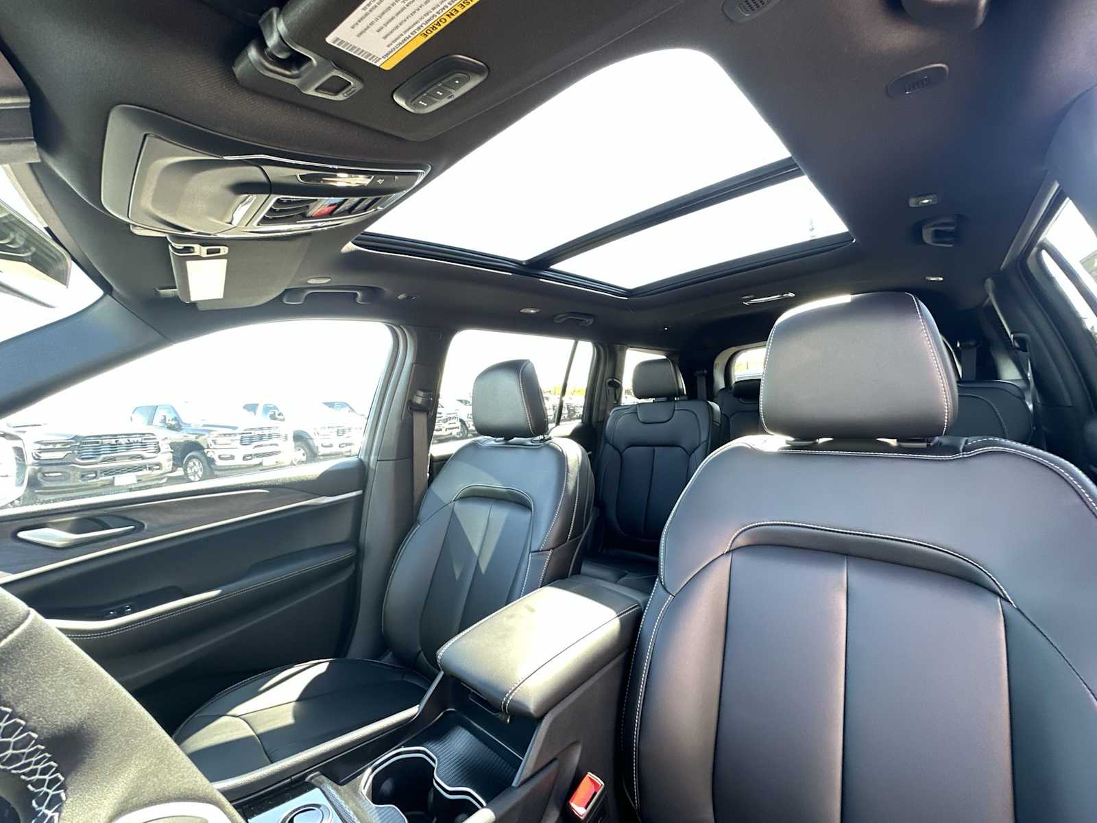 Thumbnail: 2025 Jeep Grand Cherokee - 16