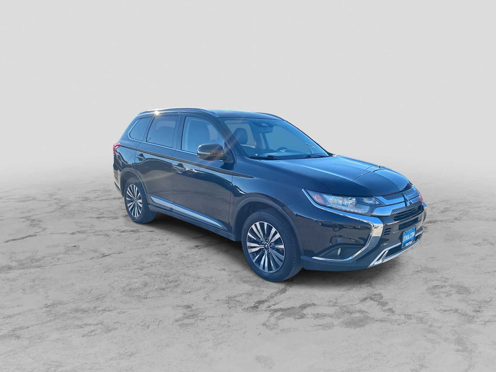 Thumbnail: 2020 Mitsubishi Outlander - 2