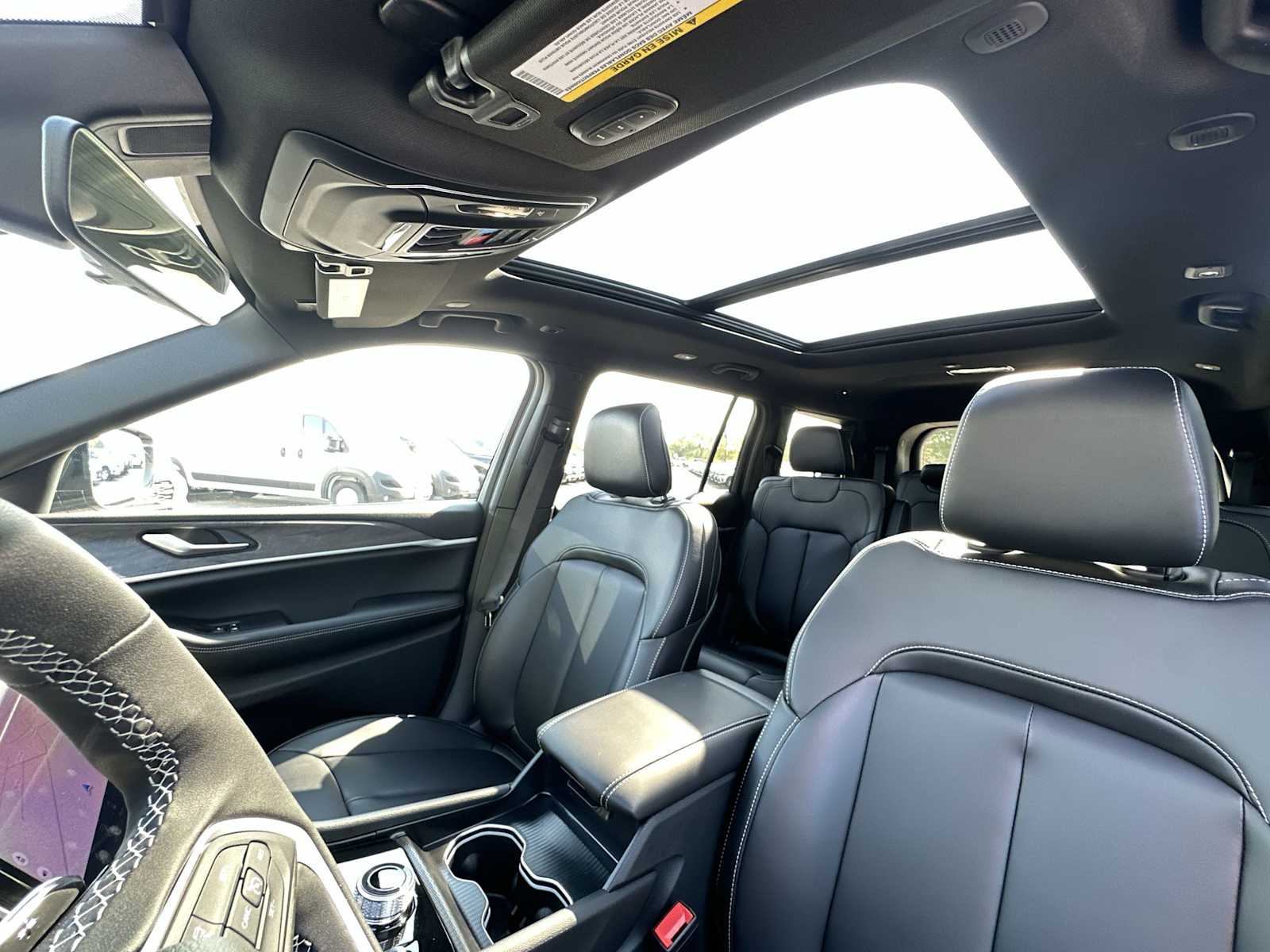 Thumbnail: 2025 Jeep Grand Cherokee - 16