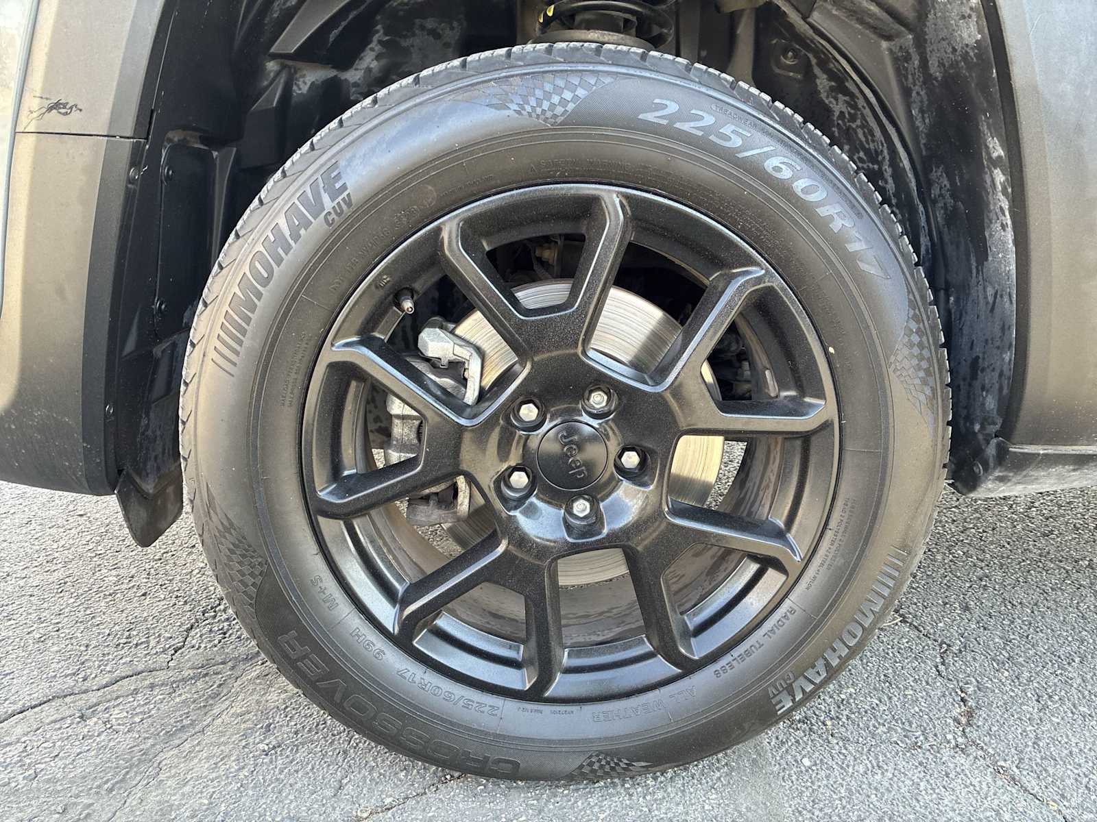 Thumbnail: 2019 Jeep Renegade - 18