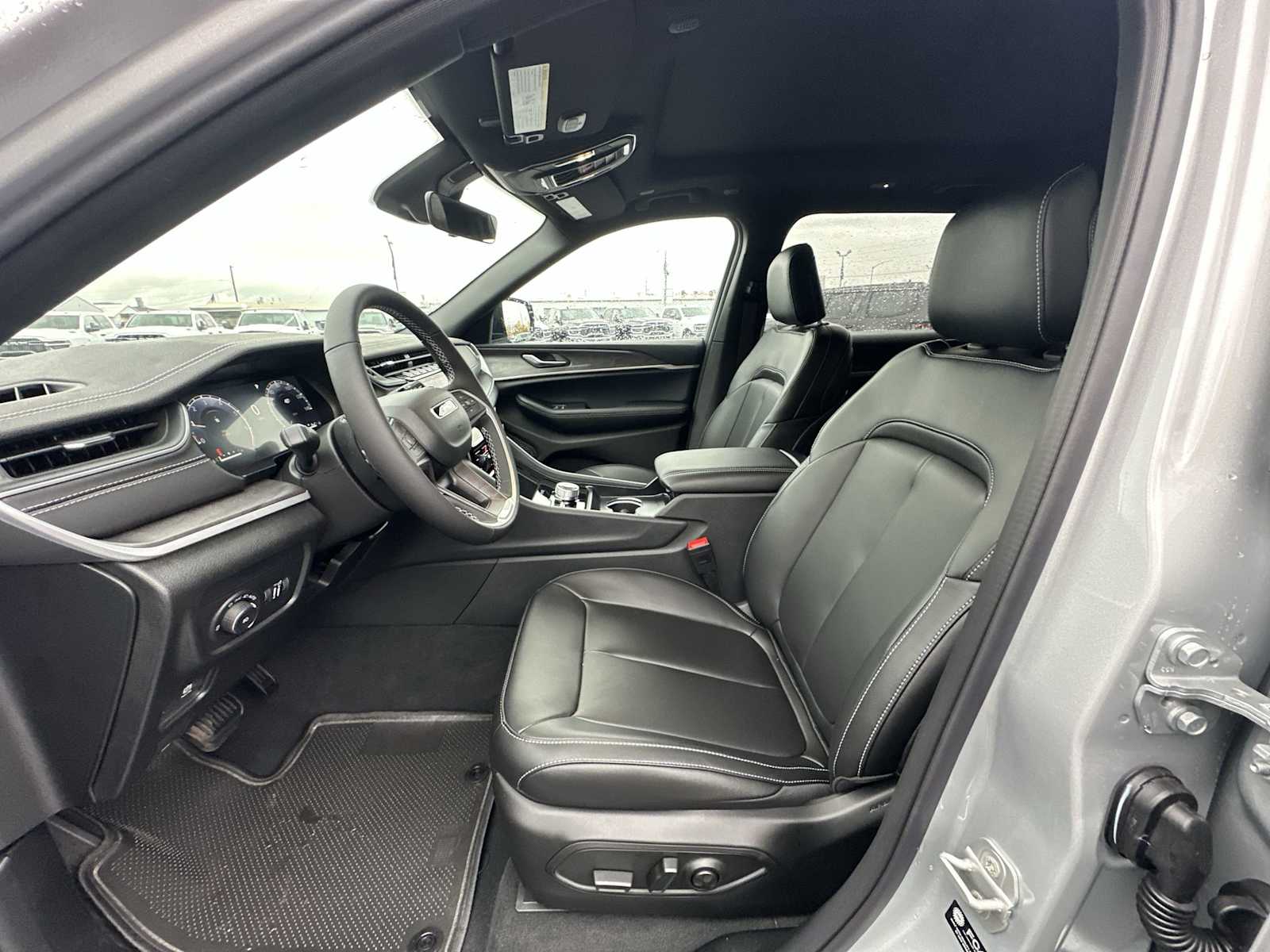 Thumbnail: 2025 Jeep Grand Cherokee - 13