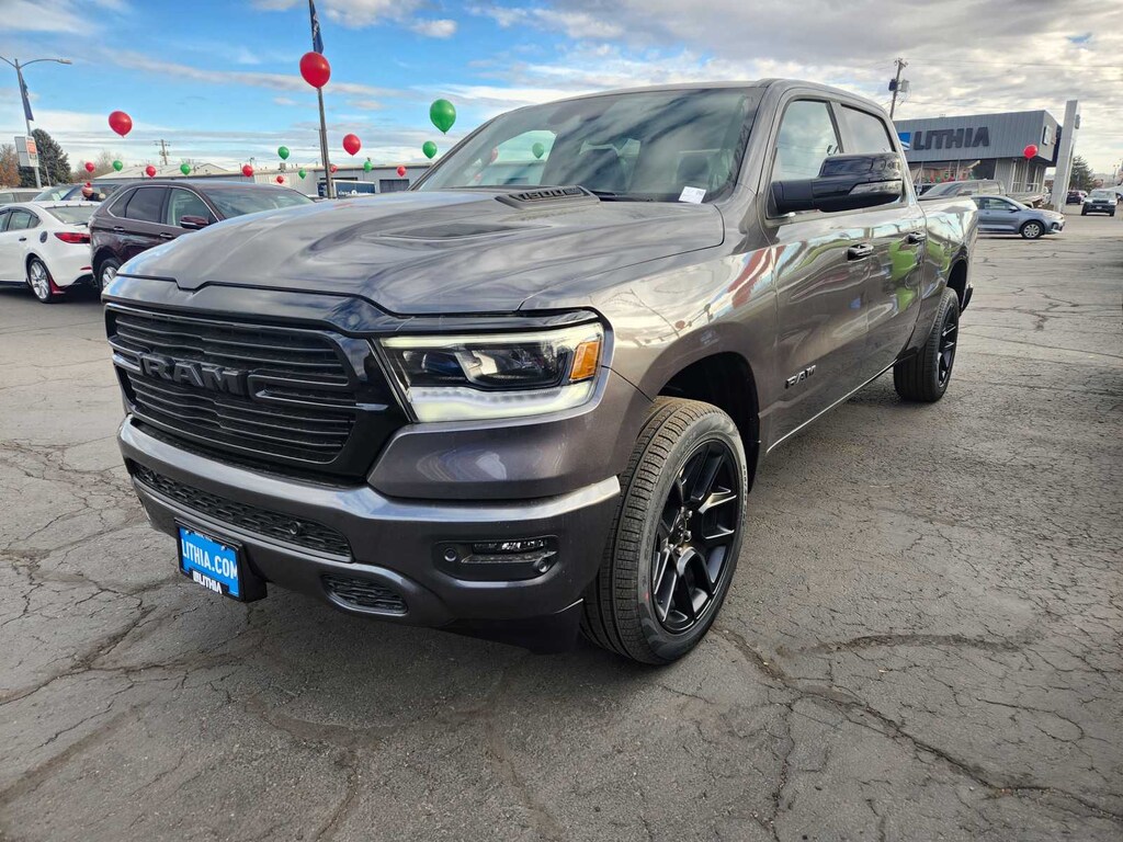 2024 Ram 1500 LARAMIE CREW CAB 4X4 6'4 BOX Crew Cab Granite Crystal For