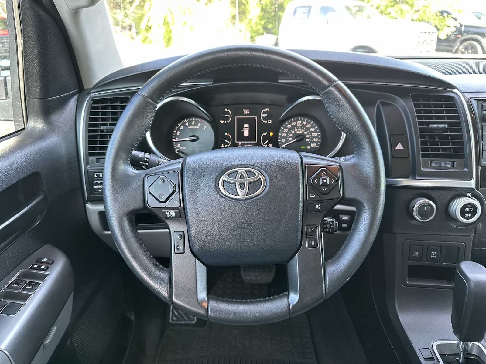 Thumbnail: 2019 Toyota Sequoia - 11