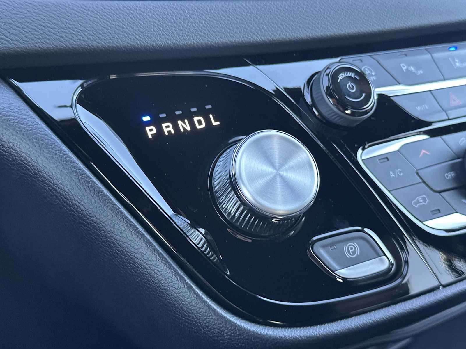 Thumbnail: 2026 Chrysler Voyager - 19