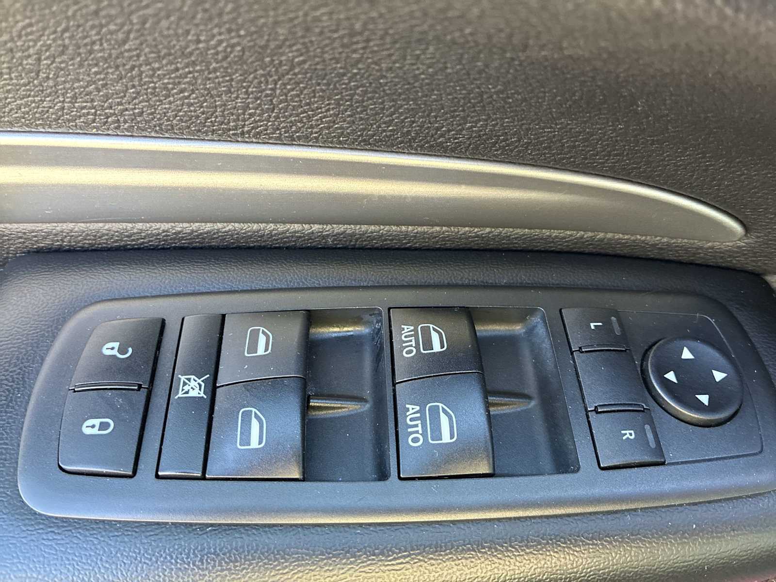 Thumbnail: 2017 Dodge Durango - 15