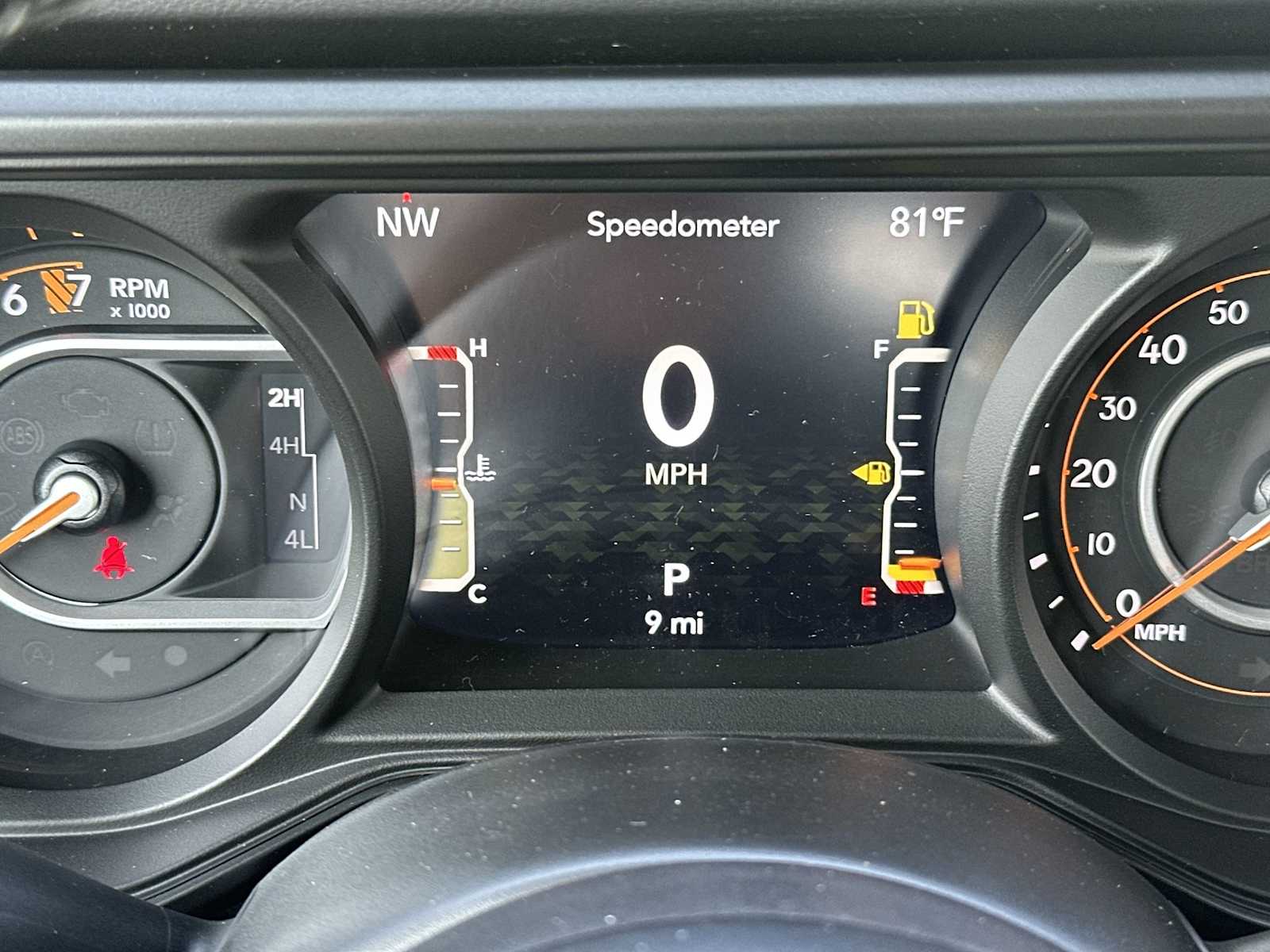 Thumbnail: 2025 Jeep Gladiator - 10