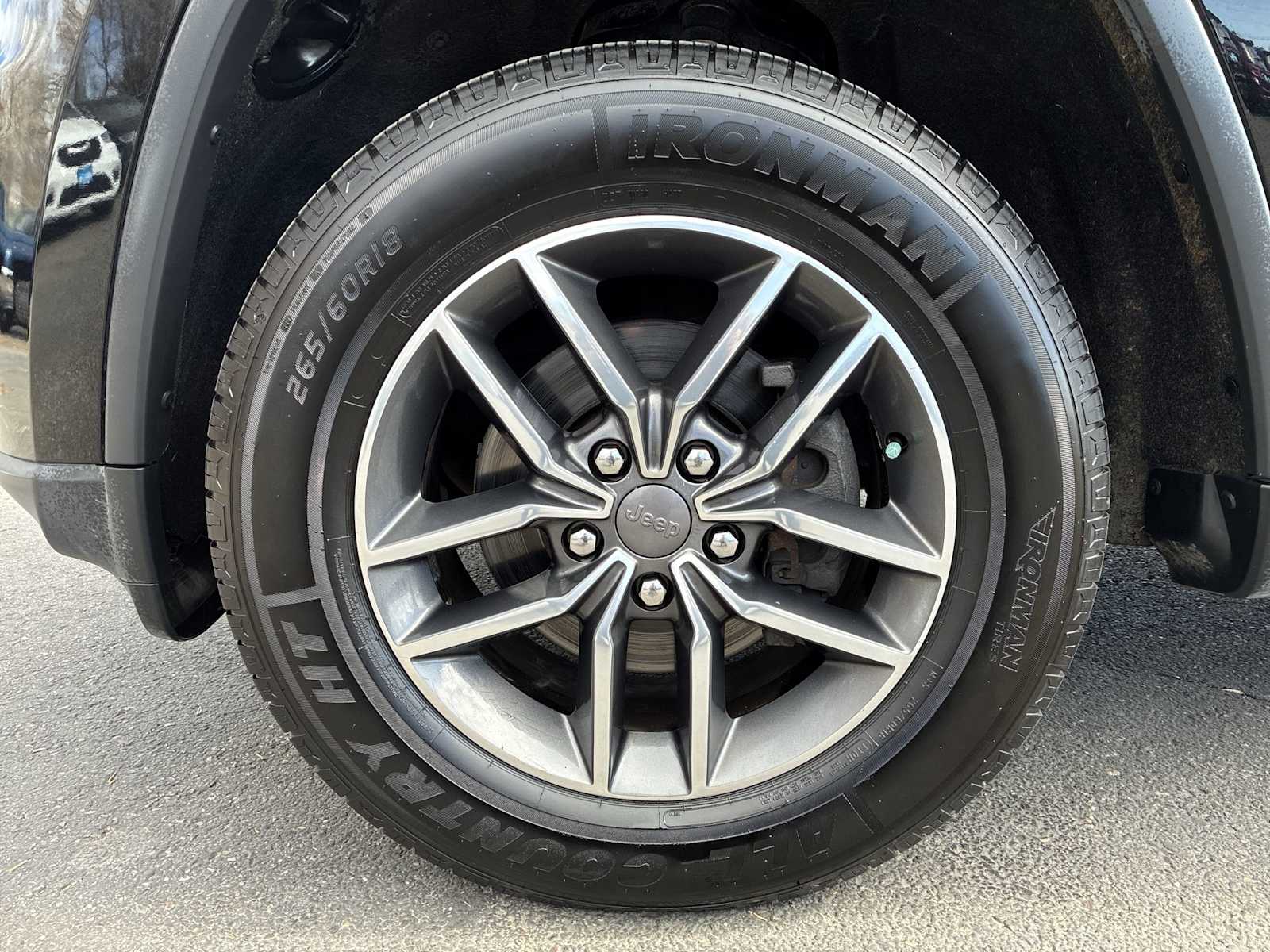 Thumbnail: 2019 Jeep Grand Cherokee - 19