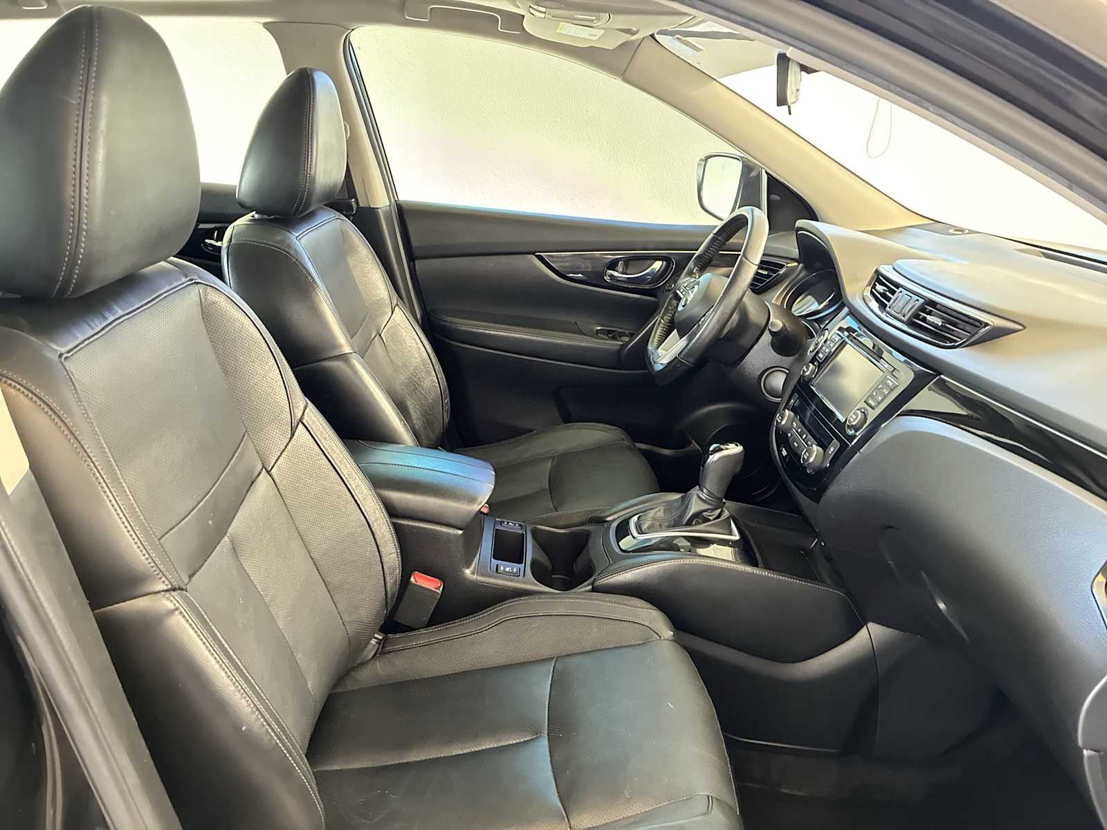 Thumbnail: 2017 Nissan Rogue Sport - 26