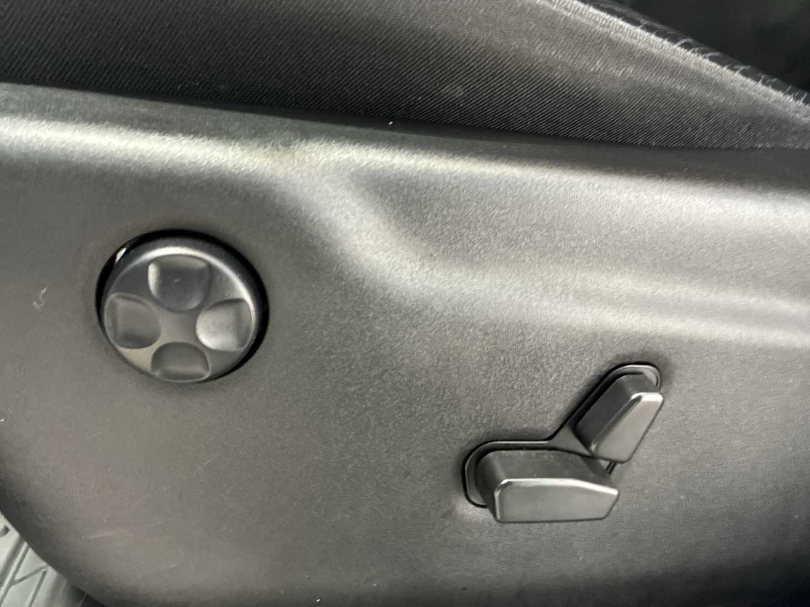 Thumbnail: 2021 Jeep Grand Cherokee - 14