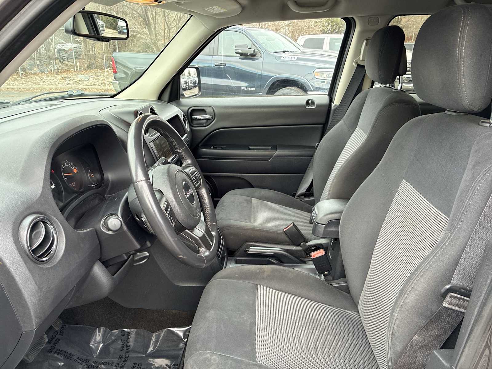 Thumbnail: 2016 Jeep Patriot - 13