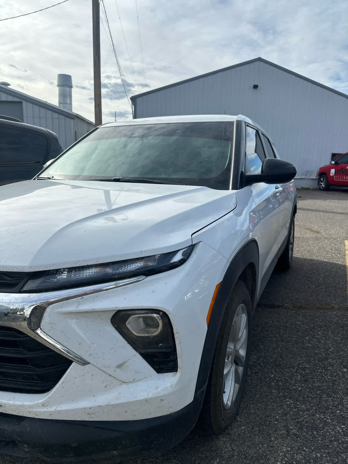 2024 Chevrolet Trailblazer LS photo 2