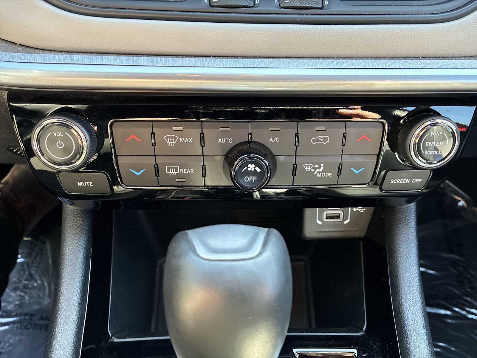 Thumbnail: 2025 Jeep Compass - 15