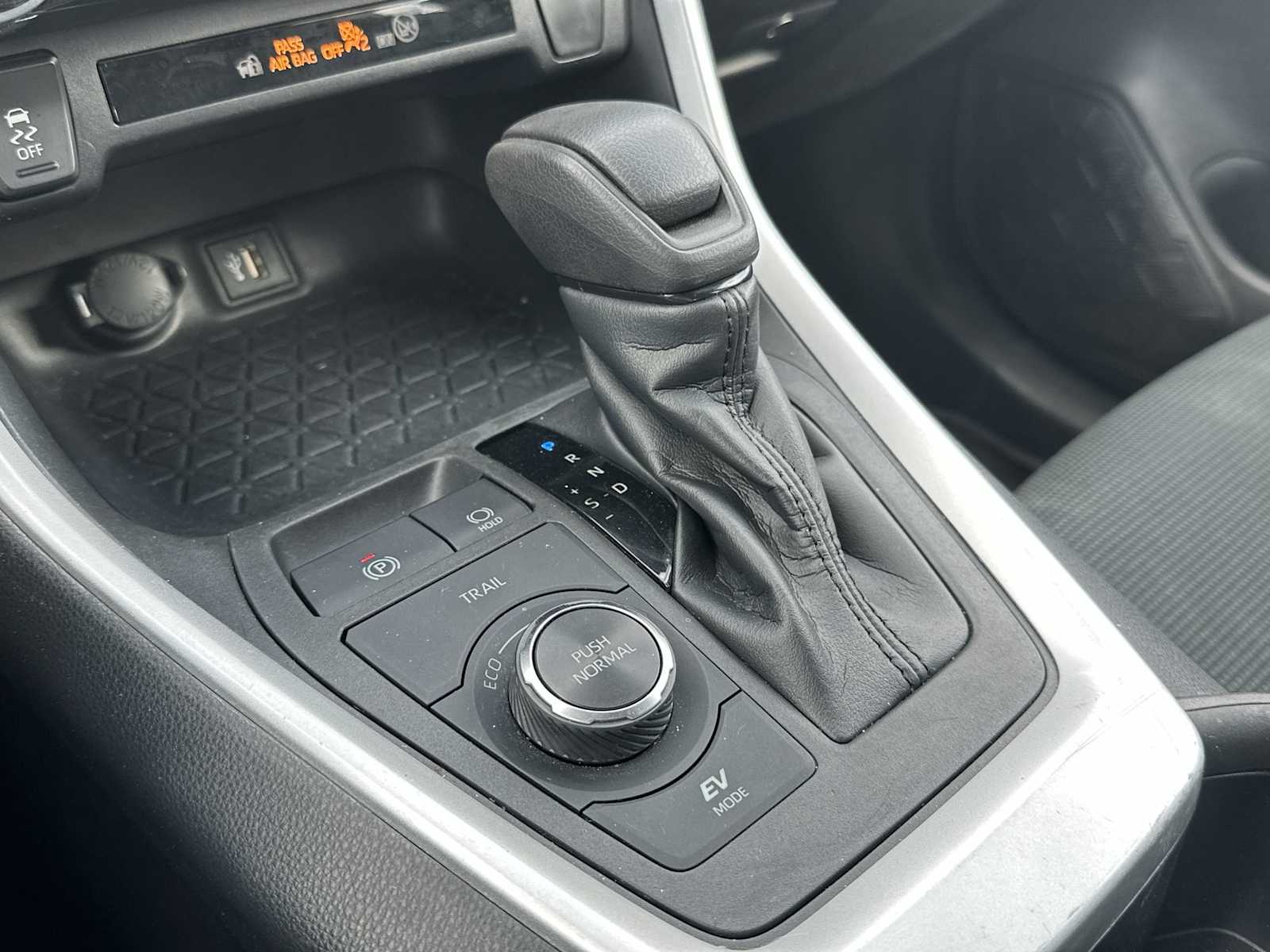 Thumbnail: 2023 Toyota RAV4 - 19