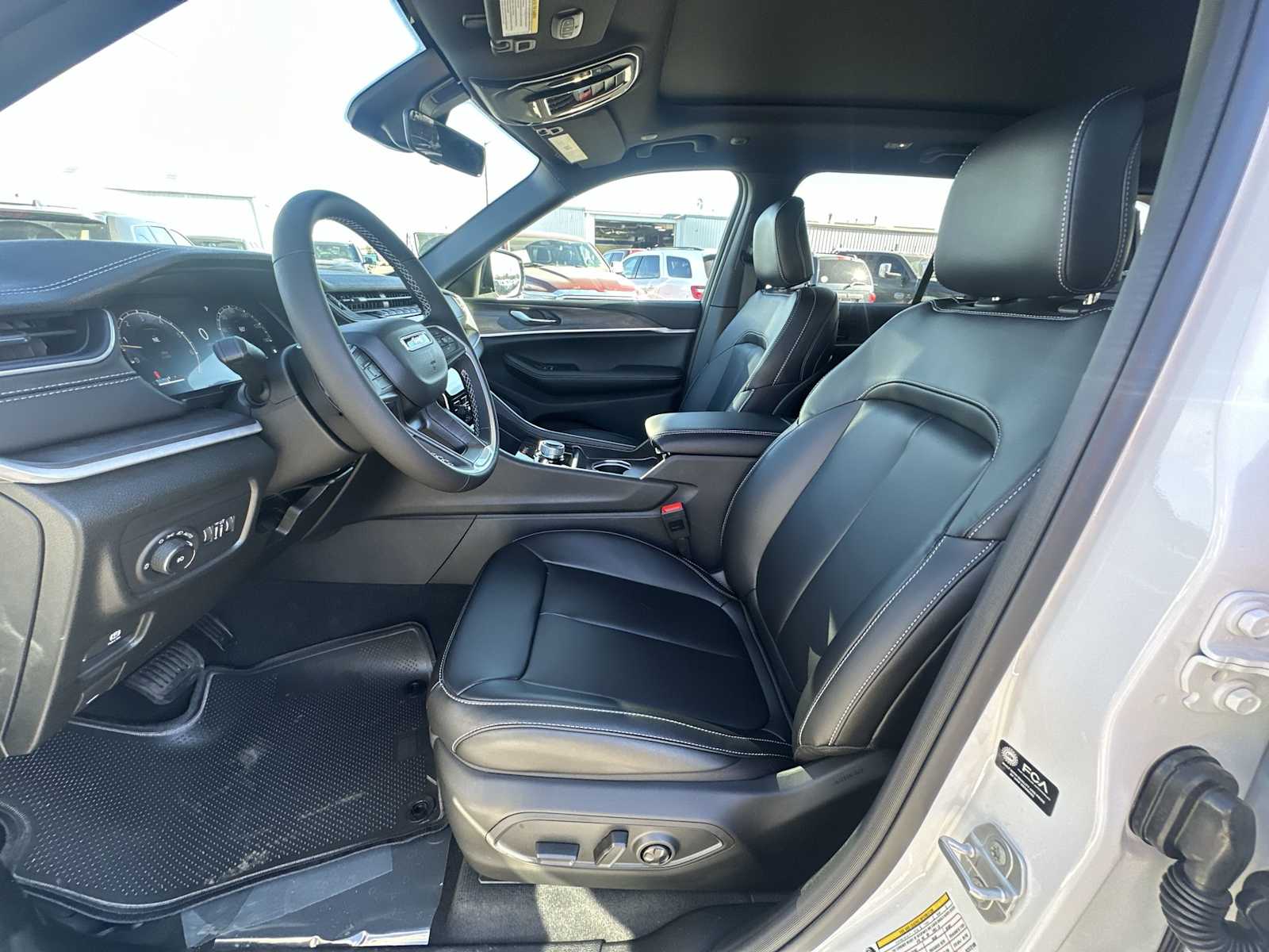 Thumbnail: 2025 Jeep Grand Cherokee - 13