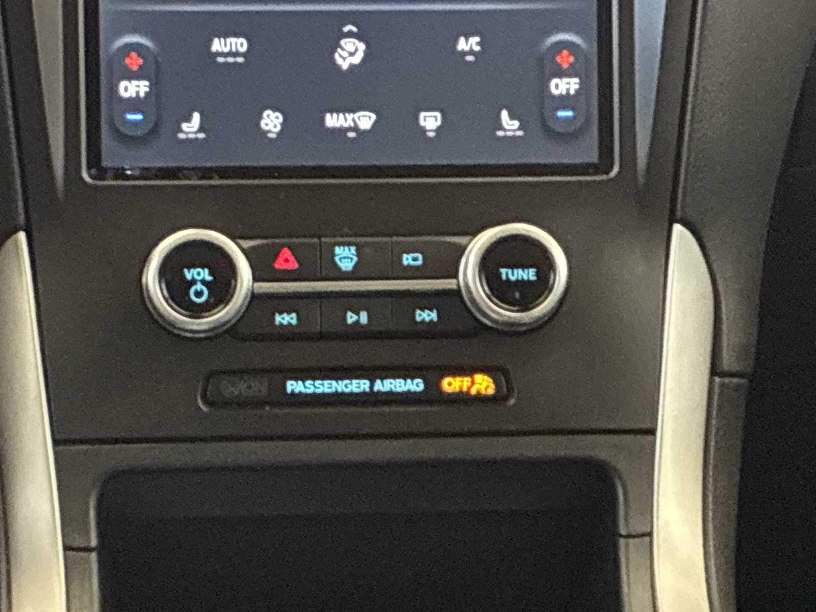 Thumbnail: 2021 Ford Edge - 16