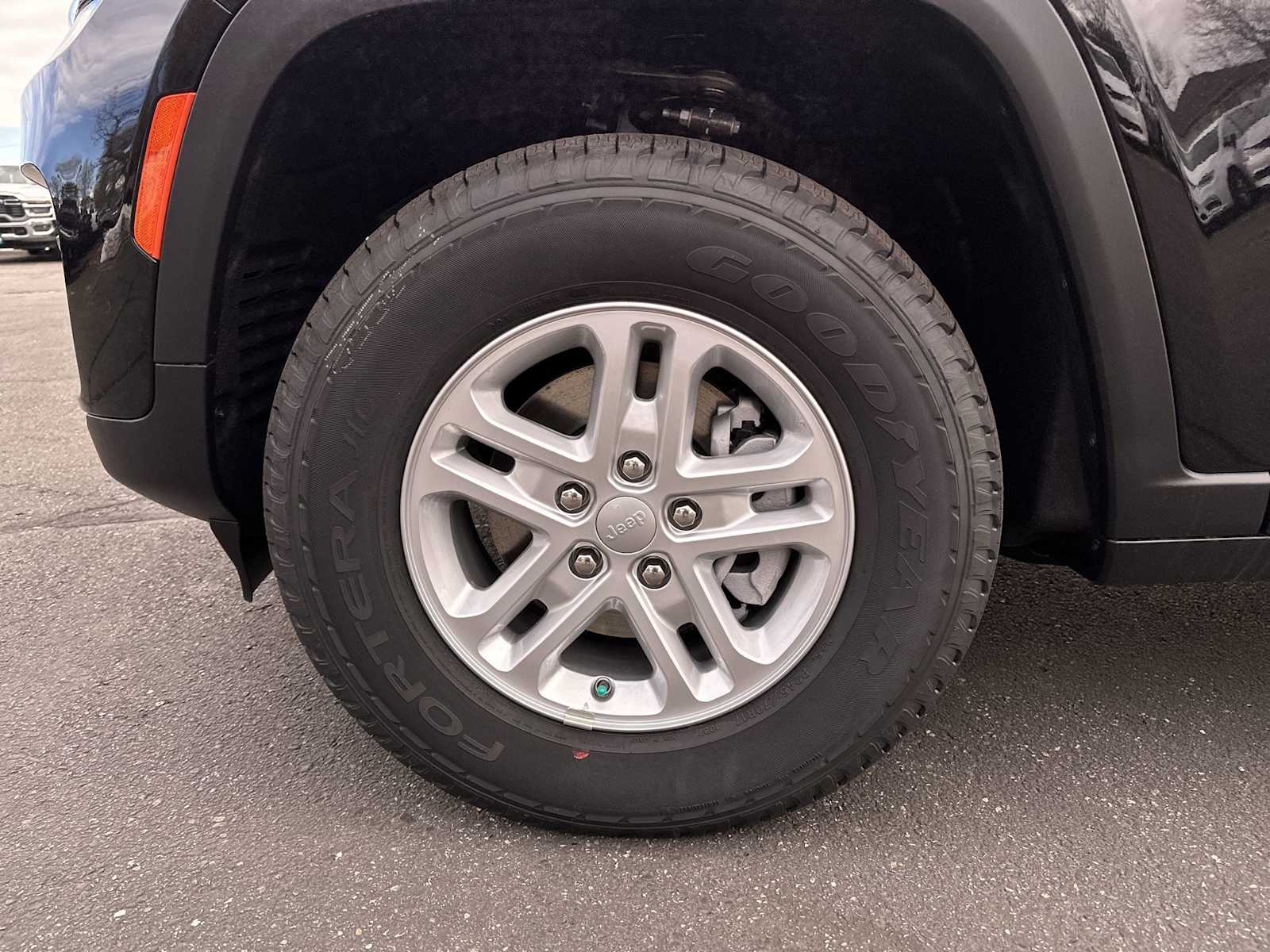 Thumbnail: 2025 Jeep Grand Cherokee - 17